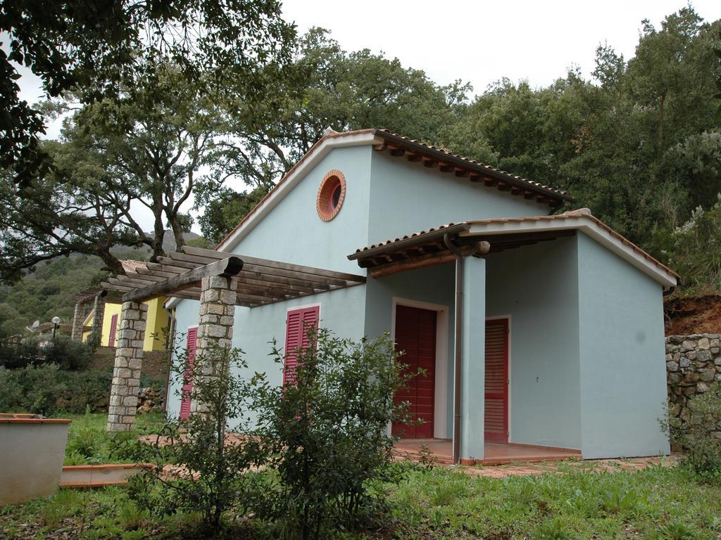 Villaggio Di Mezzo Ortano Ріо-Маріна Номер фото