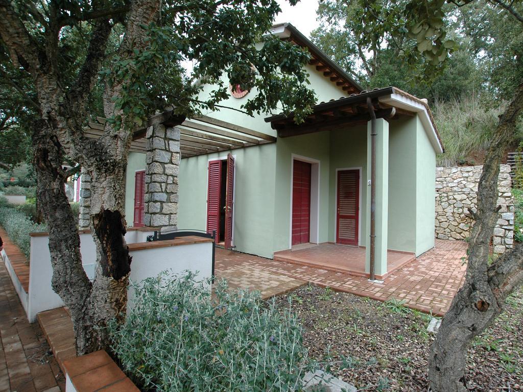 Villaggio Di Mezzo Ortano Ріо-Маріна Номер фото